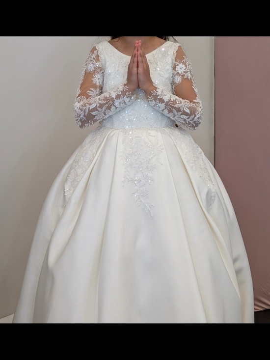 Other - Stunning Girls Off White Lace Long-Sleeve Holy Communion Dress
